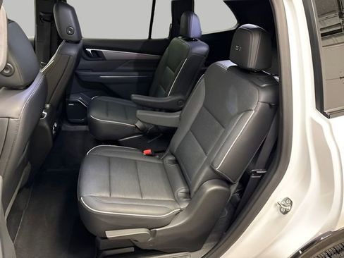 Used 2025 Buick Enclave Sport Touring image 40