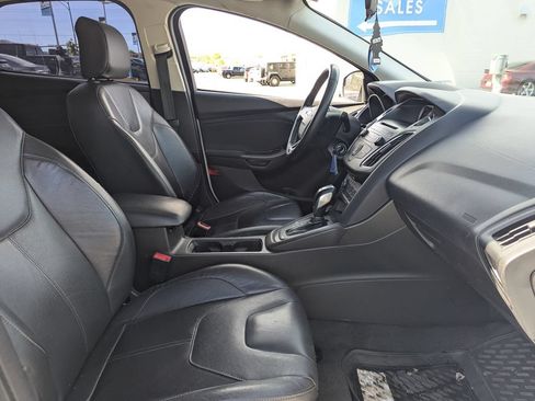 Used 2015 Ford Focus SE w/ Equipment Group 201A FWD image 32