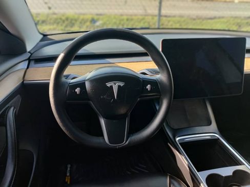 Used 2021 Tesla Model 3 Standard Range Plus RWD image 8