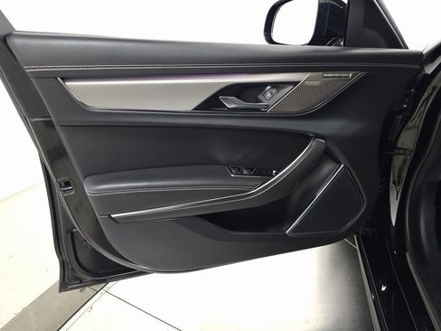 Used 2022 Jaguar XF R-Dynamic SE image 16