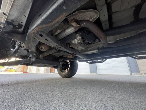 Used 2010 Toyota Tundra 4x4 CrewMax image 14