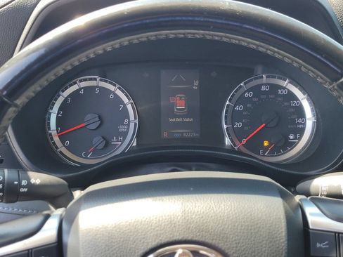Used 2021 Toyota Highlander LE FWD image 27