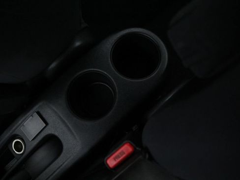 Used 2013 Nissan Versa SV w/ Convenience Pkg FWD image 24