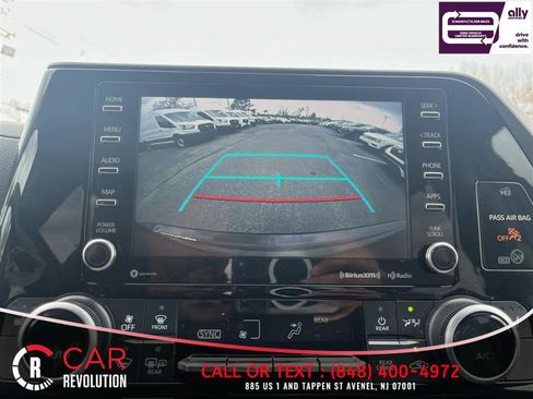 Used 2021 Toyota Highlander XLE FWD image 16