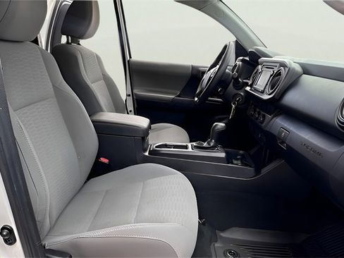 Used 2019 Toyota Tacoma SR image 68