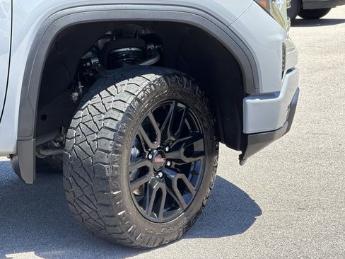 Used 2024 GMC Sierra 1500 Elevation AWD/4WD image 5