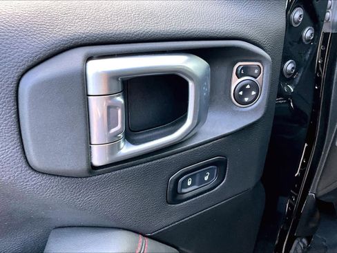 Used 2024 Jeep Gladiator Rubicon AWD/4WD image 31