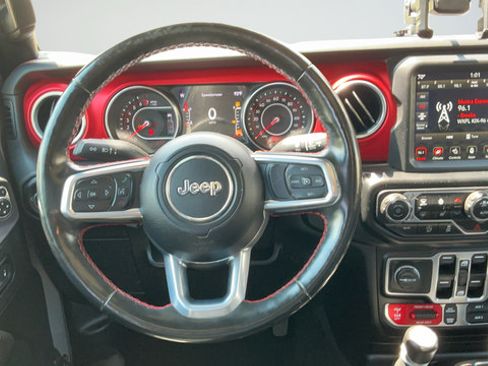 Used 2021 Jeep Gladiator Rubicon AWD/4WD image 10