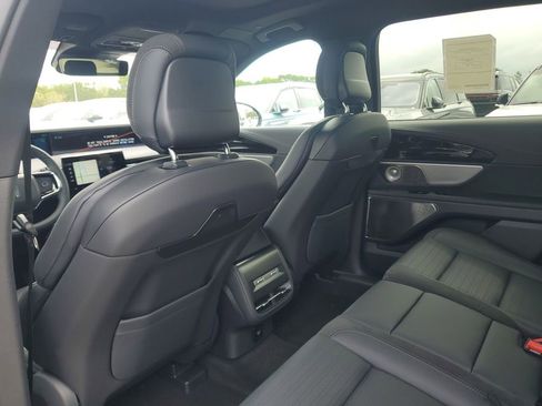 New 2025 Lincoln Nautilus Reserve AWD/4WD image 9