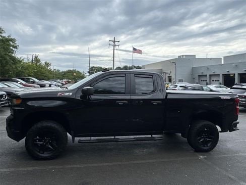 Used 2019 Chevrolet Silverado 1500 Custom Trail Boss w/ Custom Convenience Package AWD/4WD image 2