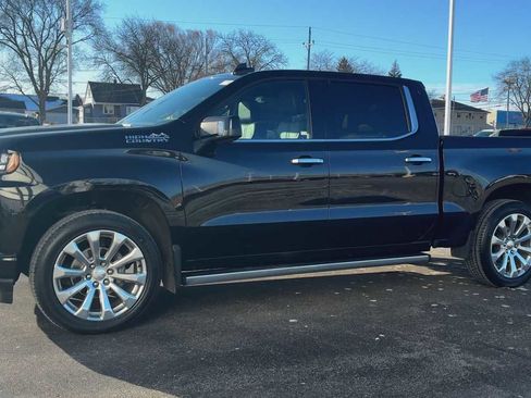 Certified 2022 Chevrolet Silverado 1500 High Country w/ Technology Package image 2