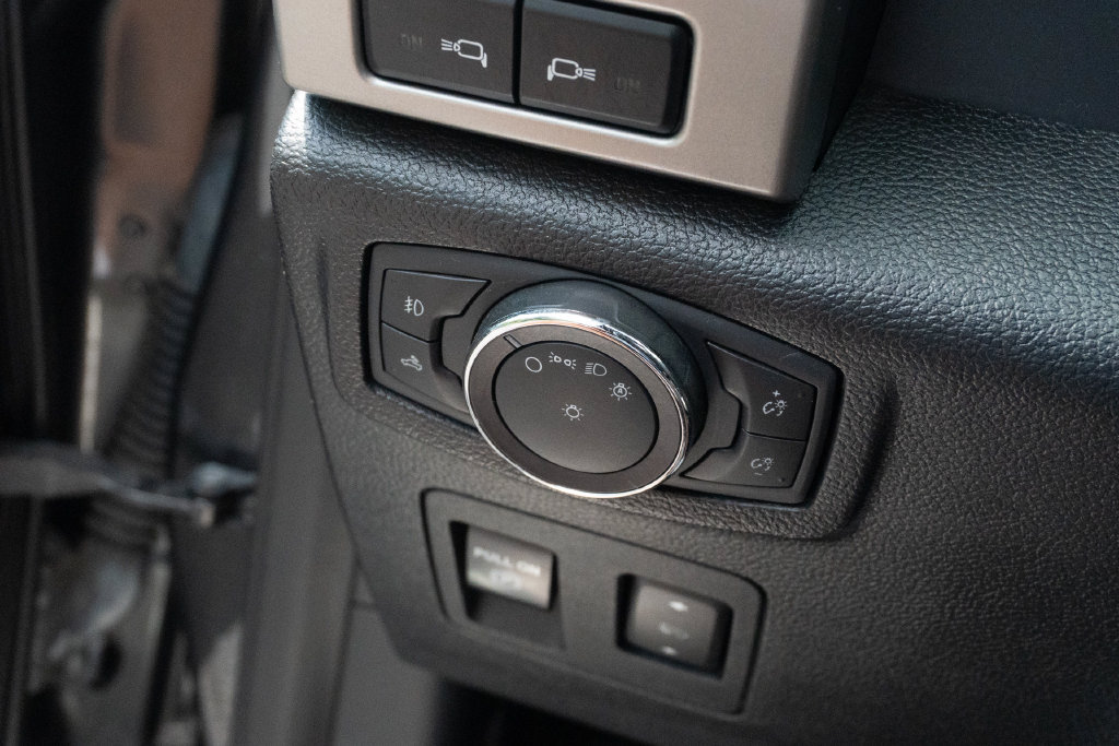 Used 2019 Ford F150 Lariat AWD/4WD image 22