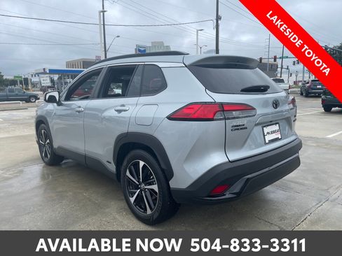 Used 2024 Toyota Corolla Cross AWD Hybrid w/ Convenience Package image 3
