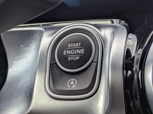 Used 2025 Mercedes-Benz GLB 250 4MATIC w/ Winter Package image 25