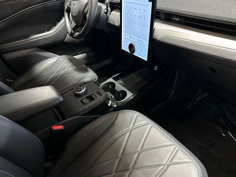 Used 2021 Ford Mustang Mach-E Select image 15