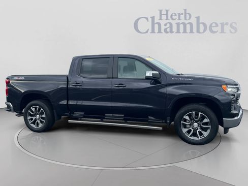 Used 2023 Chevrolet Silverado 1500 LT AWD/4WD image 4