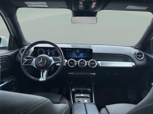 Used 2025 Mercedes-Benz GLB 250 image 7