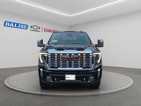 New 2025 GMC Sierra 2500 Denali w/ Denali Reserve Package image 3