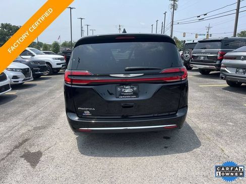 Used 2025 Chrysler Pacifica Select w/ Uconnect Theater Family Group FWD image 42