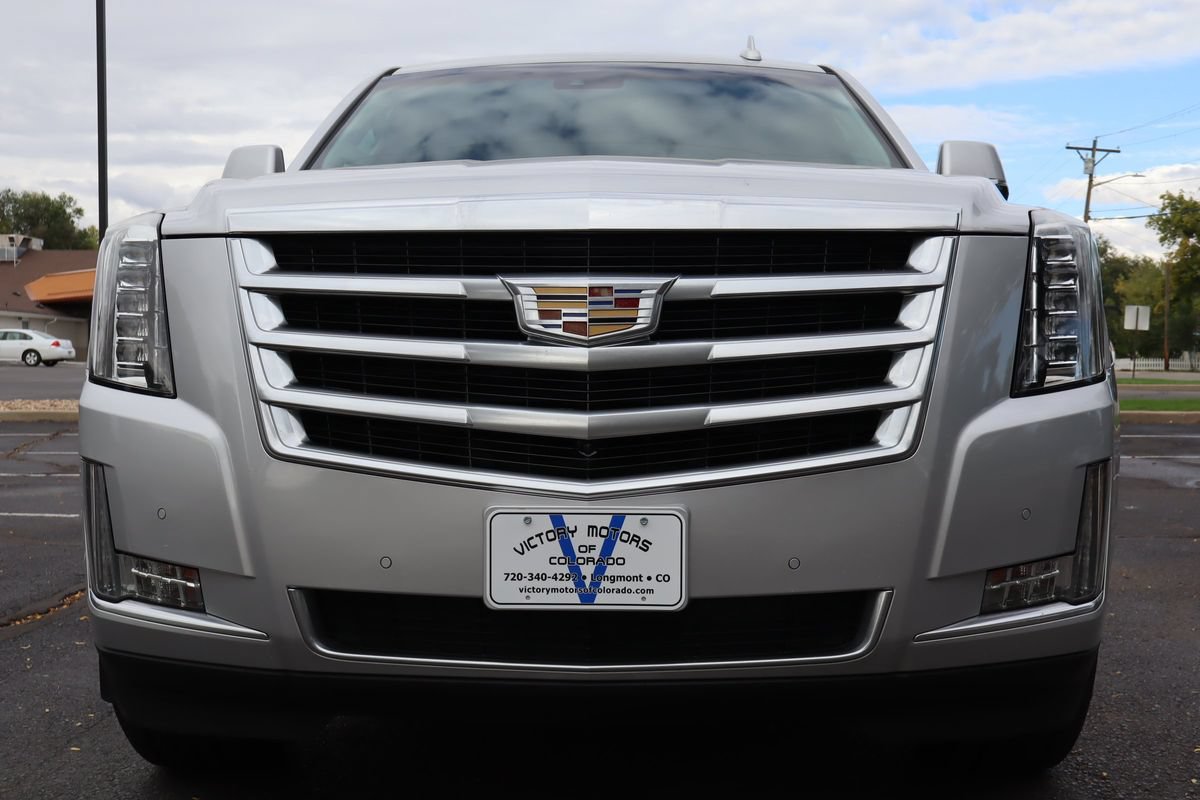Used 2016 Cadillac Escalade Luxury AWD/4WD image 13