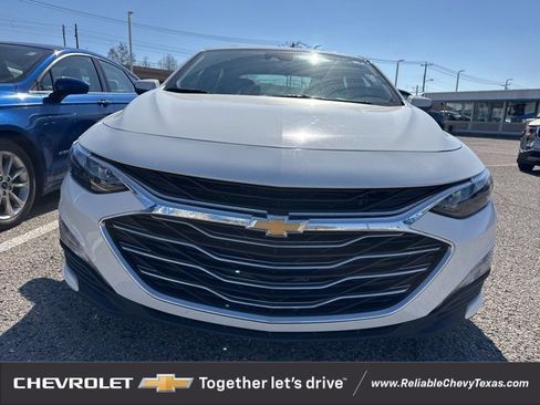 Used 2024 Chevrolet Malibu LT image 2