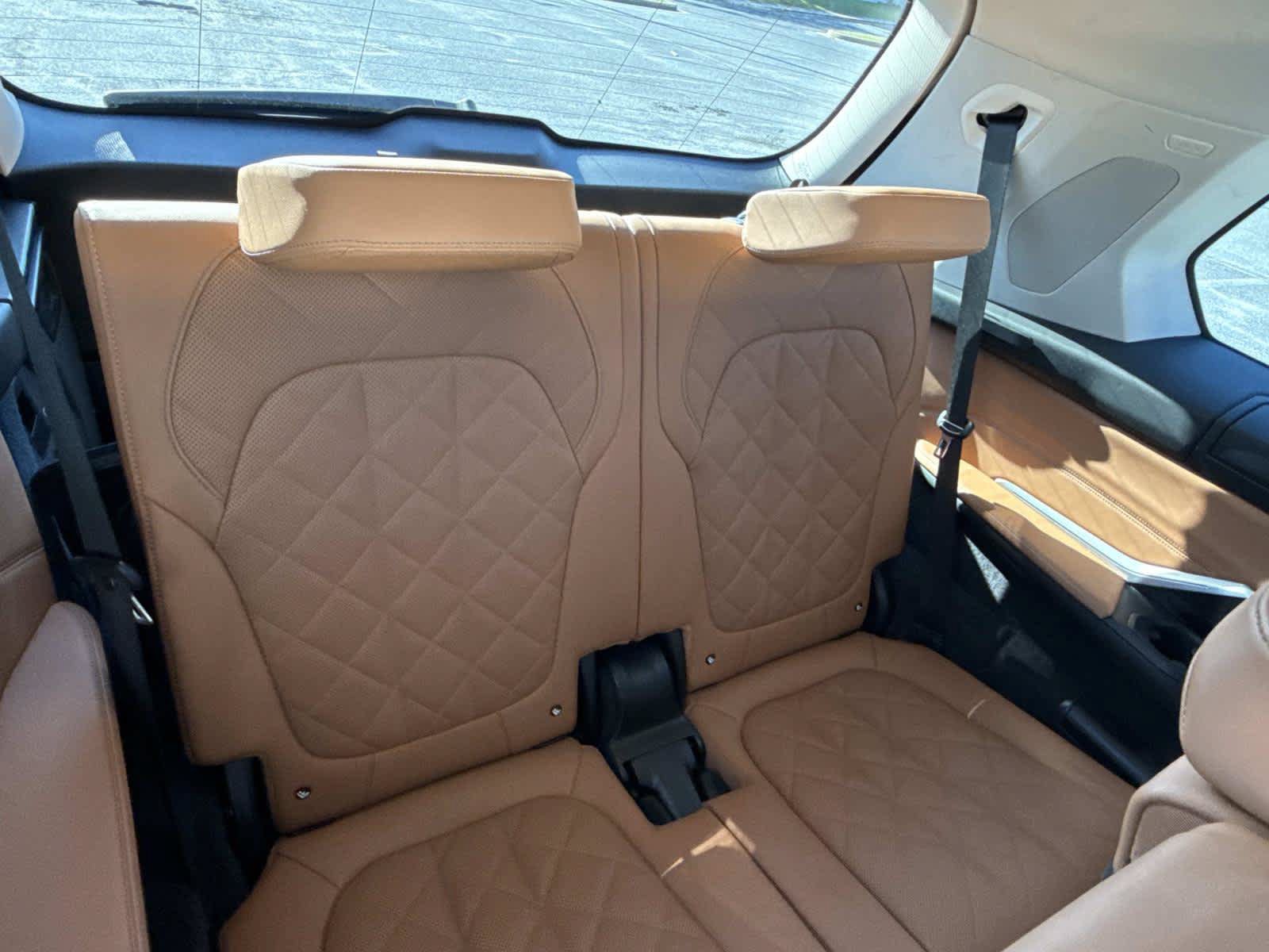 Used 2023 BMW X7 xDrive40i w/ Premium Package AWD/4WD image 18
