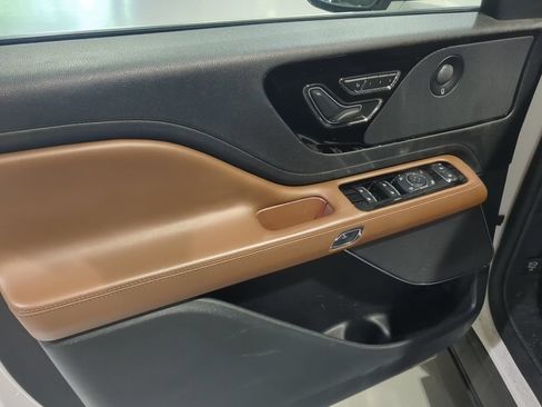 Used 2023 Lincoln Aviator Grand Touring w/ Elements Package Plus AWD/4WD image 8
