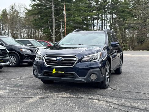 Used 2018 Subaru Outback 3.6R Limited AWD/4WD image 3