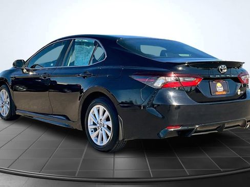 Used 2024 Toyota Camry SE FWD image 4