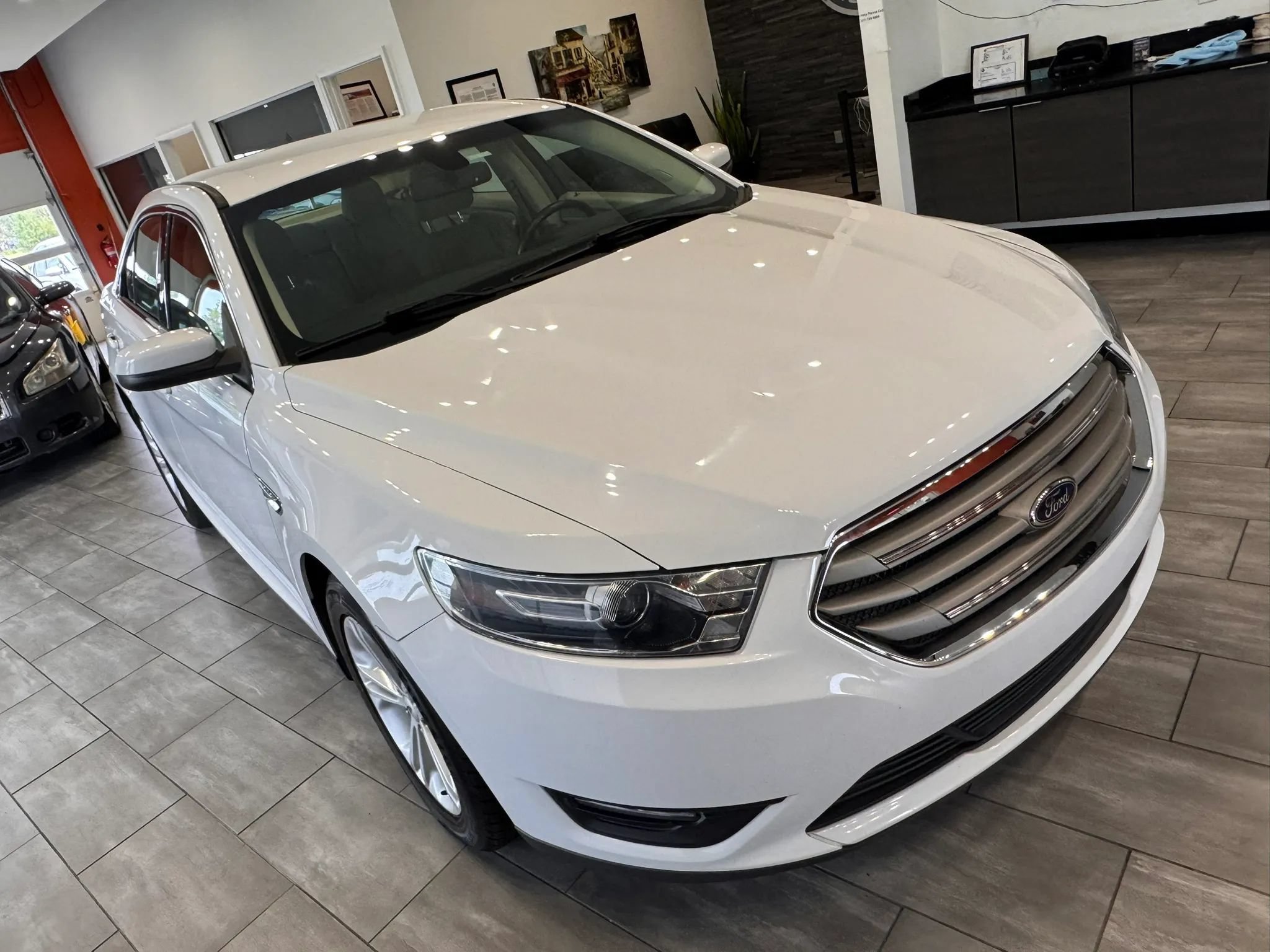 Used 2016 Ford Taurus SEL FWD image 5