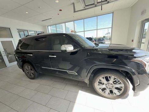 Used 2024 Toyota Sequoia Capstone AWD/4WD image 12