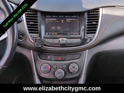 Used 2022 Chevrolet Trax LT w/ Driver Confidence Package AWD/4WD image 18