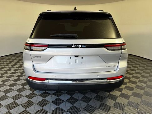 Used 2024 Jeep Grand Cherokee Limited RWD image 6