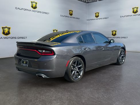 Used 2021 Dodge Charger SXT w/ Blacktop Package RWD image 5