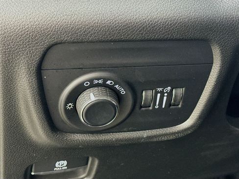 Used 2023 Jeep Grand Cherokee L Laredo w/ Luxury Tech Group I AWD/4WD image 13