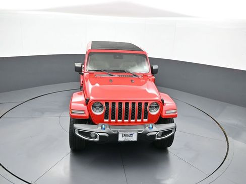 Used 2022 Jeep Wrangler Unlimited Sahara w/ Cold Weather Group AWD/4WD image 36