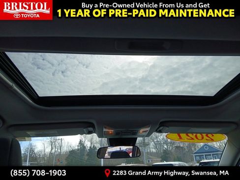 Used 2021 Toyota RAV4 XLE w/ Convenience Package image 19