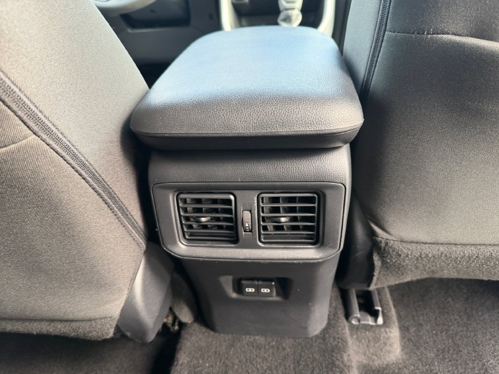 Used 2025 Toyota RAV4 XLE AWD/4WD image 22