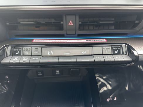 Used 2024 Toyota Prius Limited image 20