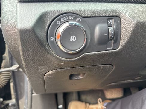 Used 2015 Chevrolet Cruze LT image 10