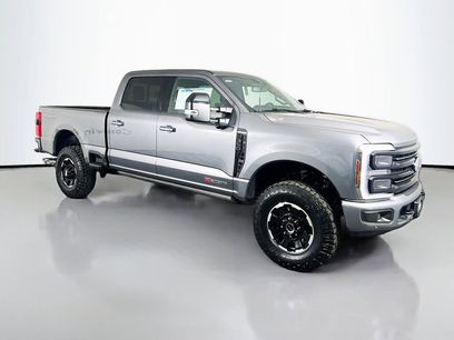 New 2025 Ford F350 Platinum w/ Tremor Off-Road Package