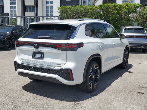 New 2026 Volkswagen Tiguan SEL R-Line AWD/4WD image 3