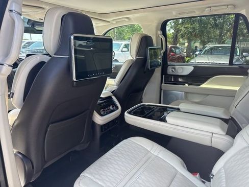 Used 2021 Lincoln Navigator Black Label w/ Special Edition Package AWD/4WD image 5