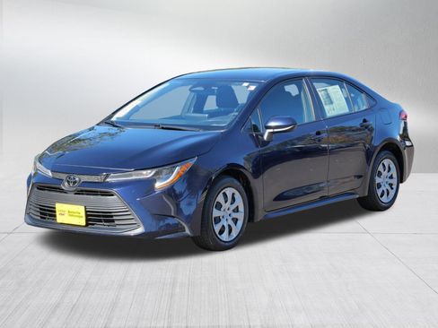 Certified 2023 Toyota Corolla LE image 3