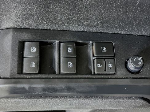 Used 2021 Toyota Tacoma SR w/ SR Convenience Package image 14