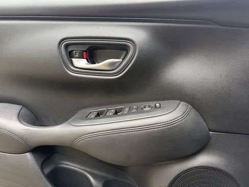 Used 2023 Honda HR-V LX image 18