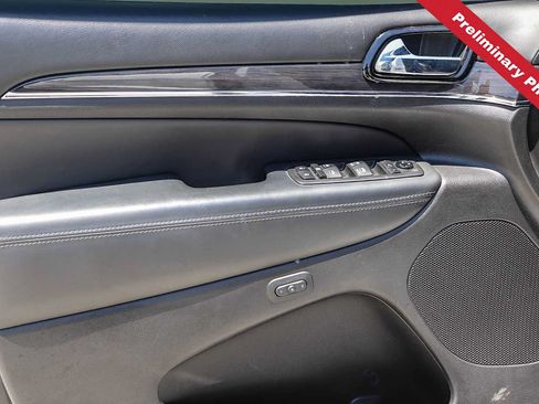Used 2019 Jeep Grand Cherokee Overland AWD/4WD image 17