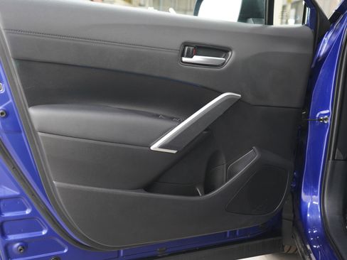 Used 2024 Toyota Corolla Cross XLE w/ Convenience Package AWD/4WD image 16