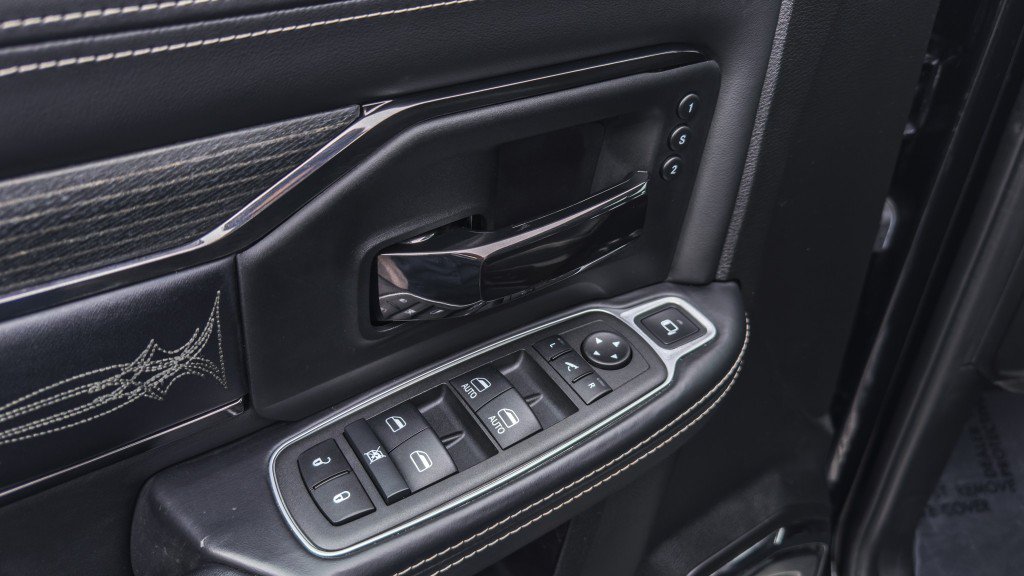 Used 2022 RAM 3500 Limited AWD/4WD image 29