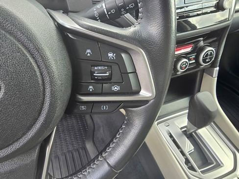 Used 2023 Subaru Forester Premium AWD/4WD image 32